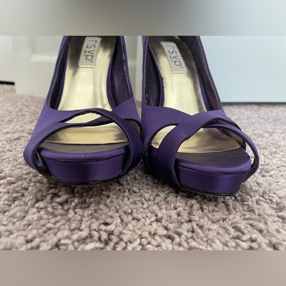 RSVP Purple and Gold platform pumps Size: 6.5 - Picture 3 of 5